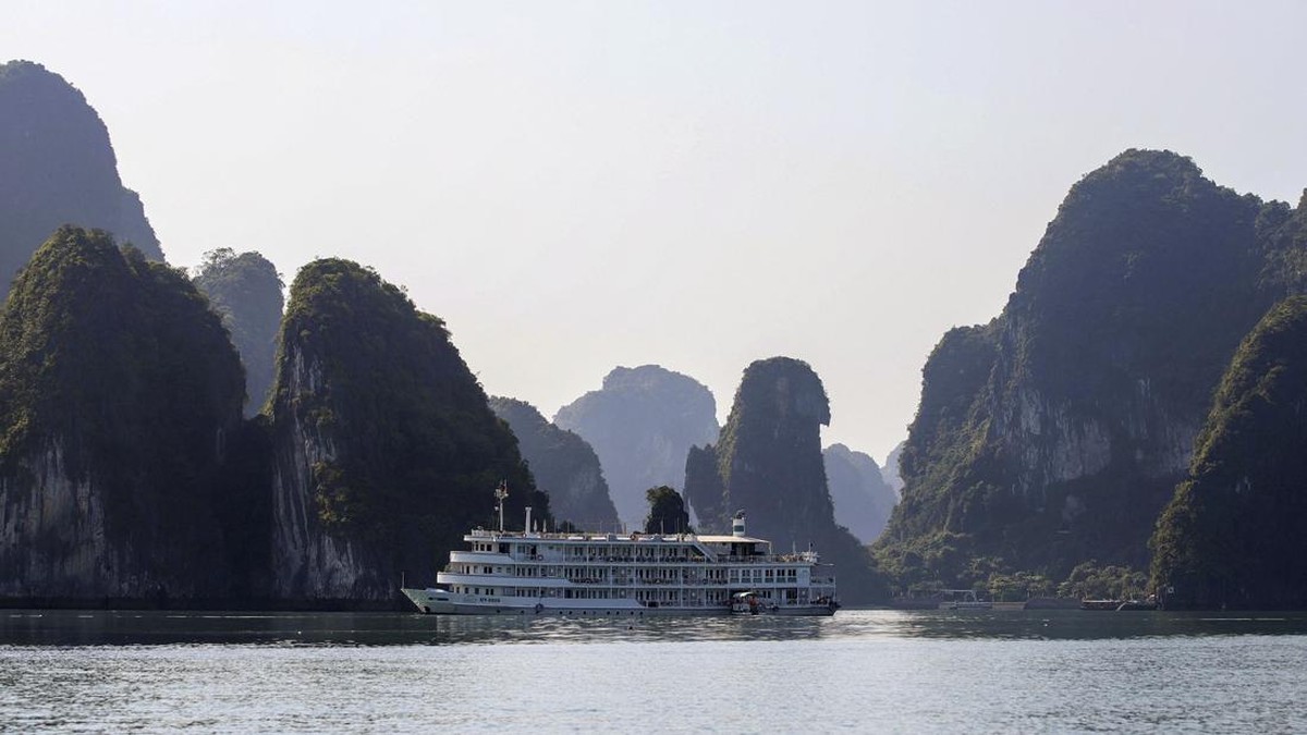 FOTO: Ha Long Bay Vietnam, Warisan Dunia UNESCO Terusik Sampah Plastik
