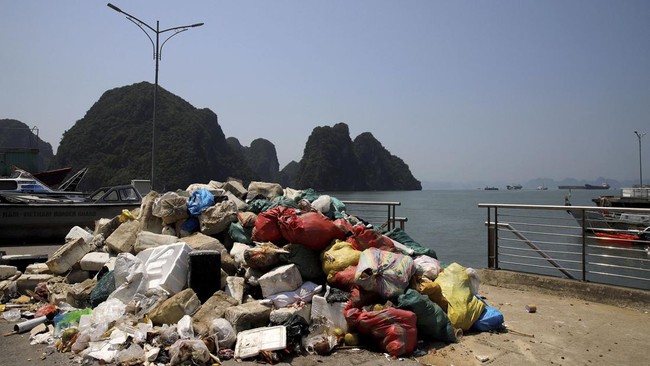 FOTO: Ha Long Bay Vietnam, Warisan Dunia UNESCO Terusik Sampah Plastik