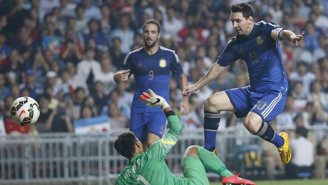 Bintang timnas Argentina Lionel Messi sempat tidak menjadi magnet di Hong Kong saat kedua tim nasional melakoni pertandingan persahabatan.