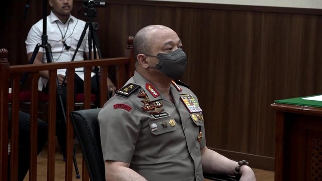 Mantan Kapolda Sumatera Barat Teddy Minahasa mengajukan banding terhadap putusan sidang etik Polri yang memberikan sanksi pemecatan.