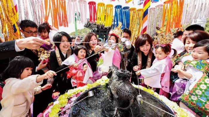 Masyarakat penganut agama Buddha di Jepang.