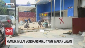 VIDEO: Pemilik Mulai Bongkar Ruko Yang 'Makan Jalan'