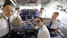 FOTO: Penerbangan Komersial Pertama Jet Penumpang C919 Buatan China
