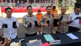 Ibu, Anak, Calon Mantu Tersangka Penipuan Tiket Coldplay di Malang