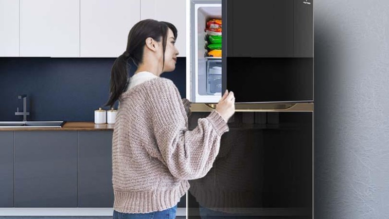 Lemari pendingin atau kulkas menjadi salah satu perangkat rumah tangga yang jamak dimiliki hampir semua lapisan masyarakat