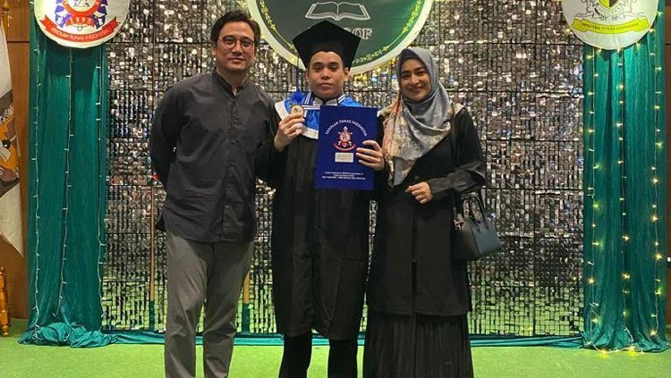 Cindy Fatikasari dan Tengku Firmansyah