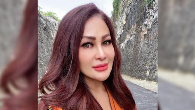 Pedangdut Connie Nurlita meninggal secara tiba-tiba akibat serangan jantung. Bagaimana serangan jantung seperti yang dialami Connie Nurlita bisa terjadi?