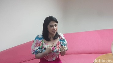 img-title Dewi Perssik Geram Sapi Kurban Ditolak RT Setempat & Dipalak Rp100 Juta