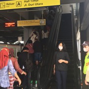 Dear Pejuang KRL, Ini Penjelasan Kemenhub tentang Eskalator Stasiun KRL Sering Mati