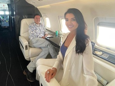 img-title Terpopuler: Farah Quinn Perlihatkan Suami Vs Eks Istri Opick Ribut soal Rumah