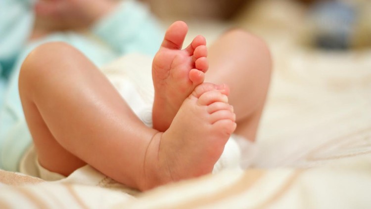 Ilustrasi Bayi Alami 'Menstruasi'