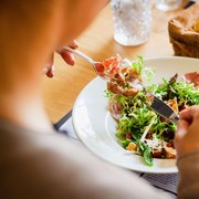 Jelang umur 40 tahun? Ini 5 Jenis Makanan yang Membantumu Turunkan Berat Badan