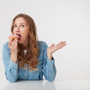 Intip Cara 5 Zodiak Ini Menjaga Berat Badan, Walau Sehari-hari Doyan Ngemil! Ternyata Sederhana Saja...