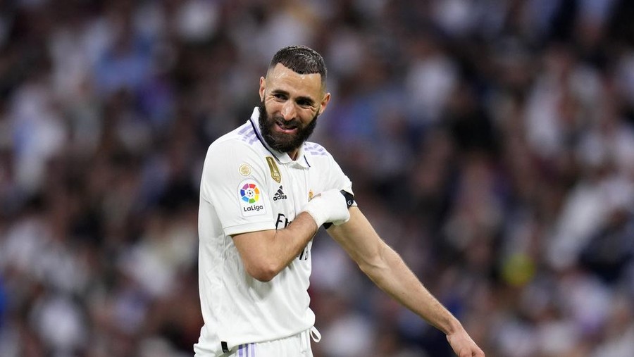 Real Madrid's Karim Benzema reacts during a Spanish La Liga soccer match between Real Madrid and Rayo Vallecano at the Santiago Bernabeu stadium in Madrid, Spain, Wednesday, May 24, 2023. (AP Photo/Manu Fernandez)