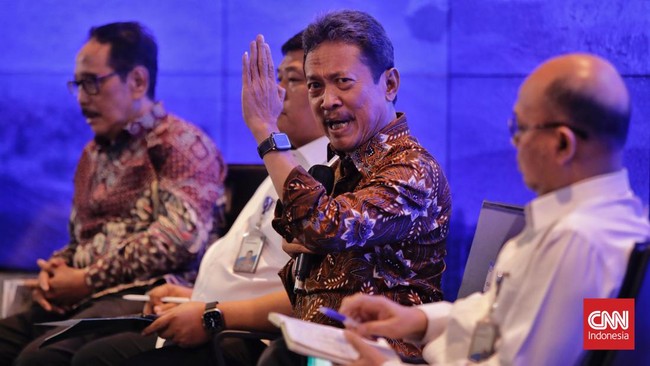 Menteri KKP Wahyu Trenggono langsung mempertanyakan mutu konstruksi kepada pihak pelaksana proyek, bahkan menyinggung keterlibatan BUMN.