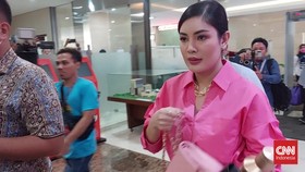 Diperiksa 8 Jam, Nindy Ayunda Klaim Tak Tahu Senpi Dito Mahendra