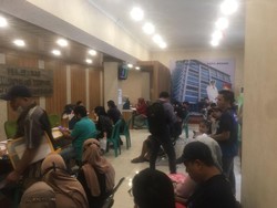 Pra Pendaftaran PPDB Dibuka, Warga Ramai-ramai ke Kantor Kecamatan di Bekasi