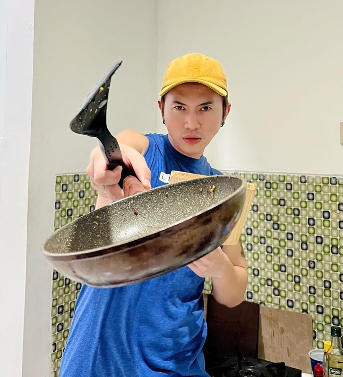 Rafael Tan kini aktif bikin konten kuliner masakan Sunda/Foto: Instagram.com/rafaell_16