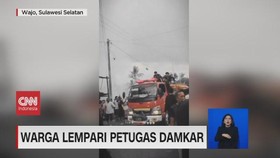 VIDEO: Warga Lempari Petugas Damkar