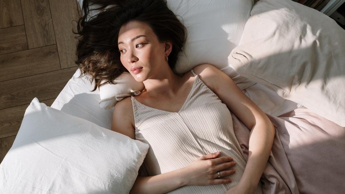 Bukan Daster Biasa, Model Baju Tidur Ini Dijamin Bikin Kamu Cantik Meski di Rumah Saja