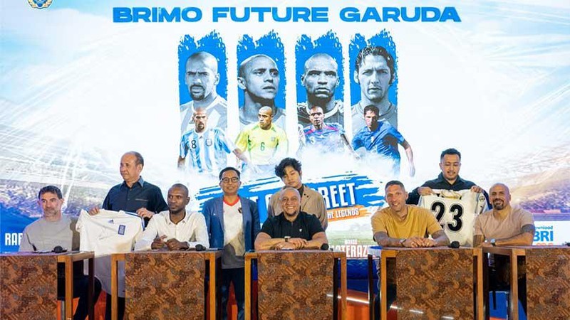 50 nasabah prioritas BRI yang gemar olahraga sepak bola mendapatkan kesempatan spesial mengikuti meet & greet serta intimate dinner bersama empat legenda dunia.
