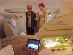 Fasilitas Mewah Pesawat A380-800 Emirates yang Mendarat di Bali