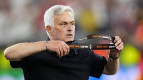 Pesan Mourinho ke Fans AS Roma: Keringat, Darah, dan Air Mata