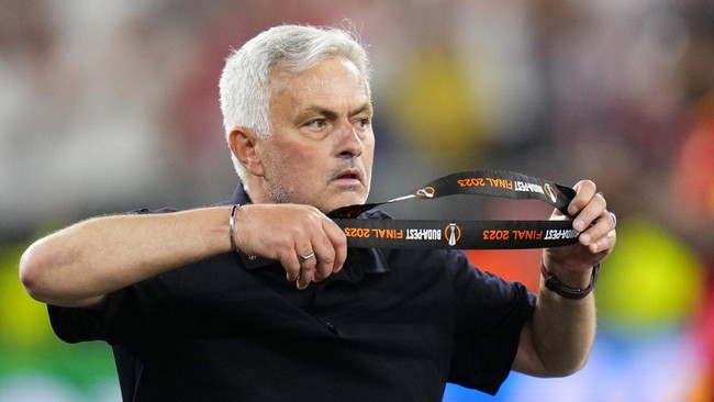 Jose Mourinho mengunggah video perpisahan setelah dirinya dipecat AS Roma dari kursi pelatih.