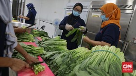 FOTO: Kesibukan Dapur Katering Asrama Haji Embarkasi Jakarta-Bekasi