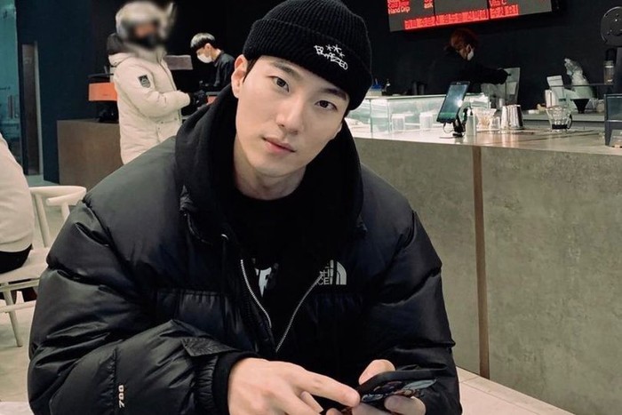 Memiliki tinggi 182 cm serta fitur wajah yang tegas, Lee Hong Nae mengawali kariernya sebagai model majalah fashion di tahun 2014./ foto: instagram.com/hongnaelee