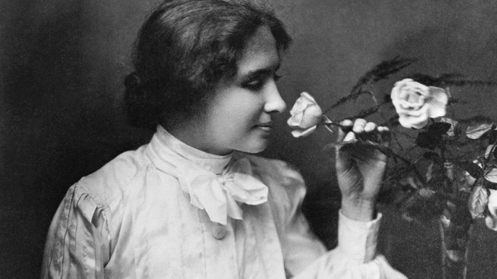 img-title Sosok Inspiratif Helen Keller, Penulis Buta dan Tuli yang Bisa Terbangkat Pesawat