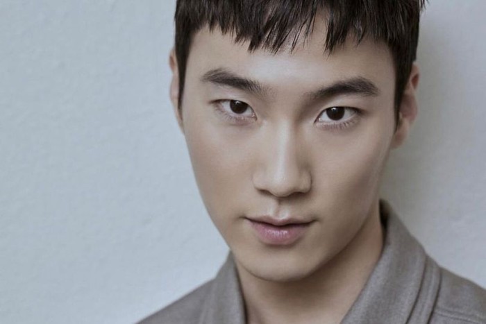 Siapa sangka ternyata peran kecil tersebut membuat Lee Hongnae mendapat tawaran berakting di berbagai judul film dan drama, seperti 'Save Me', 'The King: Eternal Monarch', dan 'The Uncanny Counter'./ foto: instagram.com/hongnaelee