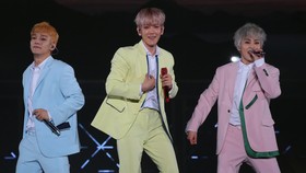 MC Mong Bantah Terlibat Masalah Kontrak Baekhyun, Xiumin, dan Chen EXO