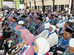 2.151 Calon Haji Asal Sumsel Berangkat, 6 Tertunda karena Sakit