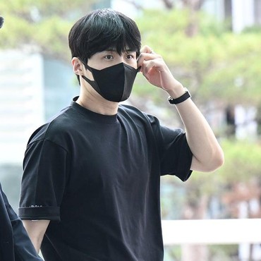 Sinopsis 'Can This Love Be Translated?' yang Dibintangi Kim Seon Ho