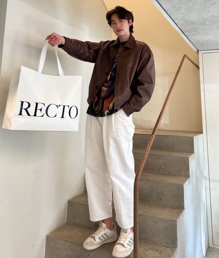 Mempunyai minat dan bakat di dunia akting sejak usia 15 tahun, Won Jung pun mengambil pendidikan Teater dan Film. Kini, ia juga menjadi mahasiswa Gachon University dengan jurusan yang sama./ Foto: instagram.com/jung_or__