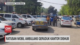 VIDEO: Ratusan Mobil Ambulans Geruduk Kantor Dishub