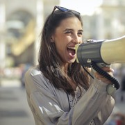 Trik Jitu Buat Para Mahasiswa Biar Jago Public Speaking di Depan Umum, Tertarik Coba?