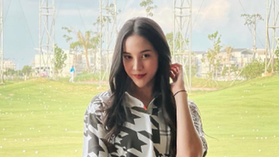 Gaya sporty Anya Geraldine