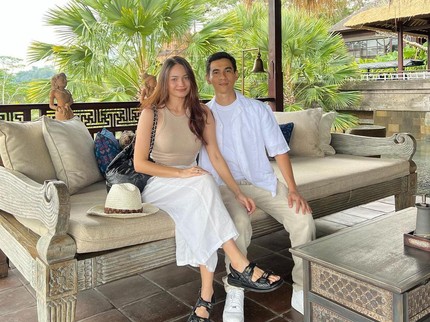 7 Potret Bulan Madu Enzy Storia dan Suami Diplomat di Ubud Bali