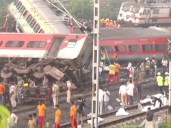 Tabrakan Kereta di India Tewaskan 233 Orang dan 900 Lainnya Luka-luka
