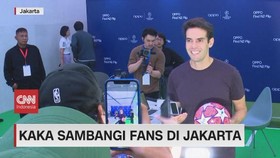 VIDEO: Kaka Sambangi Fans di Jakarata