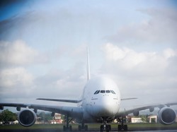 10 Pesawat Penumpang Terbesar di Dunia Selain A380 yang Mendarat di Bali
