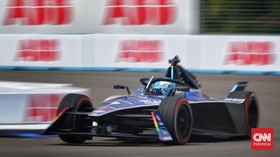 Pembalap Keluhkan Debu di Trek Formula E Jakarta 2023