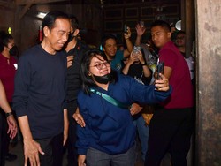Libur Akhir Pekan, Jokowi dan Keluarga Datangi Warung Kopi Klotok di Jogja