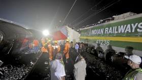 FOTO: Tabrakan Maut Kereta di India Renggut 233 Nyawa