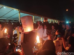 Terbangkan Lampion Waisak di Borobudur, Ini Doa Ganjar-Erick Thohir
