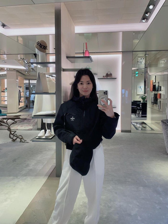 Gaya casual Song Hye Kyo