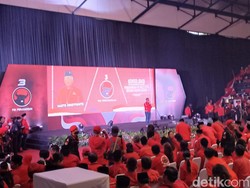 Pantun Hasto: Jokowi-Ganjar Sehati, Kesatupaduan Bikin Calon Lain Iri