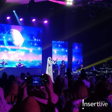 Lucky Octavian dan Dian Piesesha Sukses Buka Konser Senandung Rindu